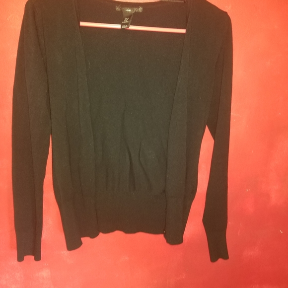 sweater with button in black made H&M - Picture 6 of 7